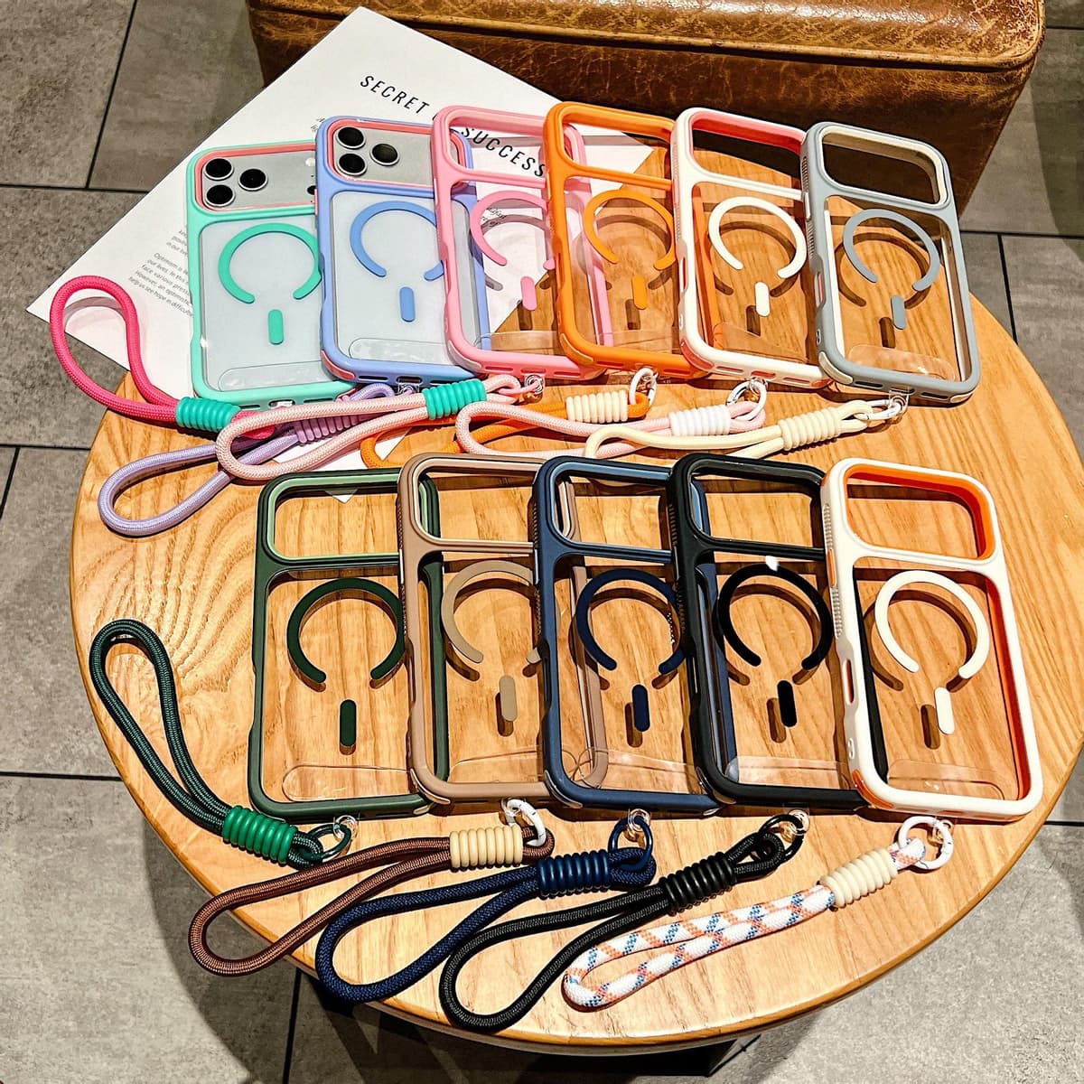 Transparent Magnetic 2 in 1 Ins Anti-slip Side with Short Lanyard Mobile Phone Case for Iphone
